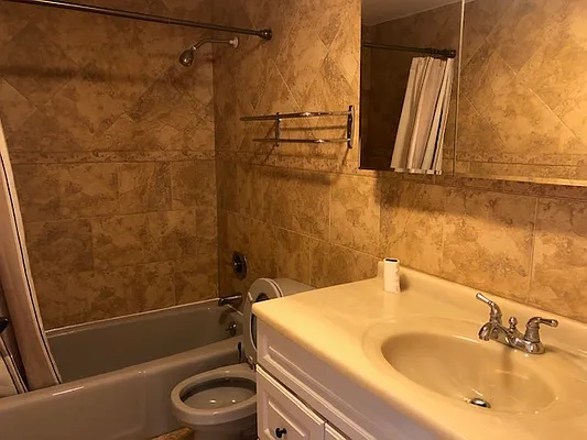 Rented by 18 REALTY | media 38