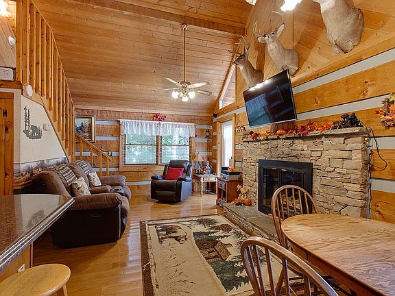 4th image of 1716 Blue Ridge Rd