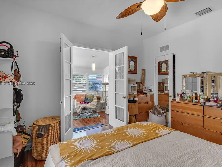 3151 NW Flagler Ter — Photo 23