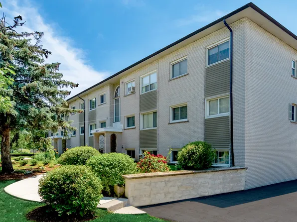 1050 Highland St, Burlington, ON L7R 3T9