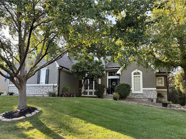 12352 Westgate St, Overland Park, KS 66213