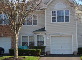 4 Berkshire Ct, Manalapan, NJ 07726