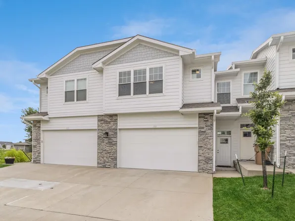 1517 NE Mocking Bird Ln, Grimes, IA 50111