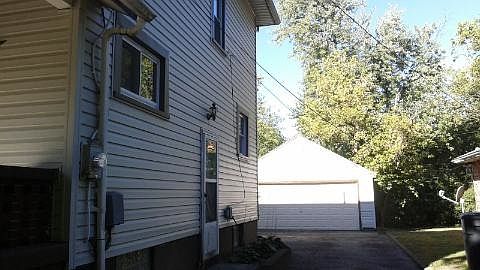 5th image of 1965 Parkhill Dr