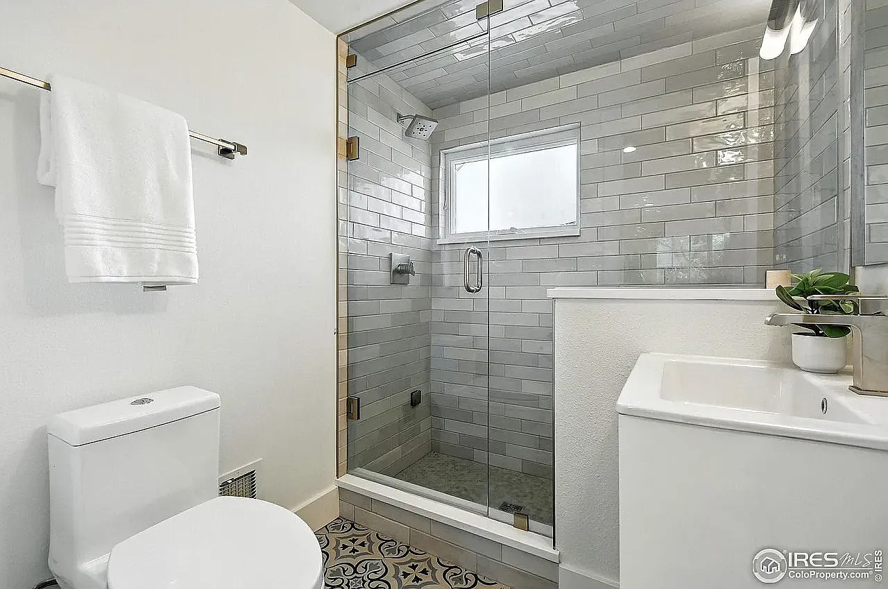 6 bed, 2721 sqft, $6,000 — Photo 3