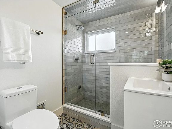 3rd image of 2809 Lagrange Cir
