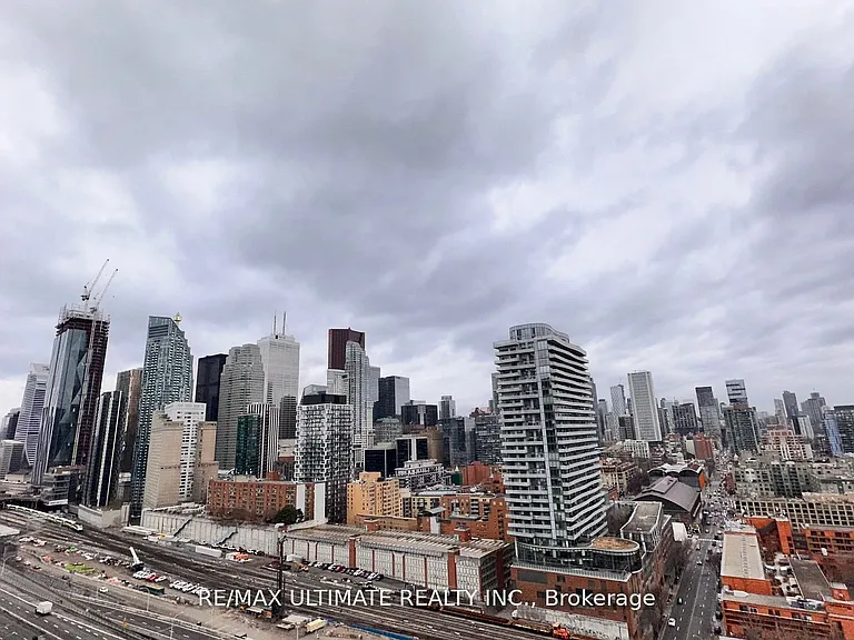 15 Lower Jarvis St #1911 — Photo 2