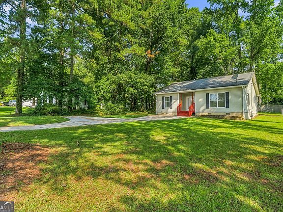 2nd image of 4451 Ben Hill Rd