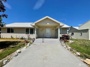416 E Locust St, Coulee City, WA 99115