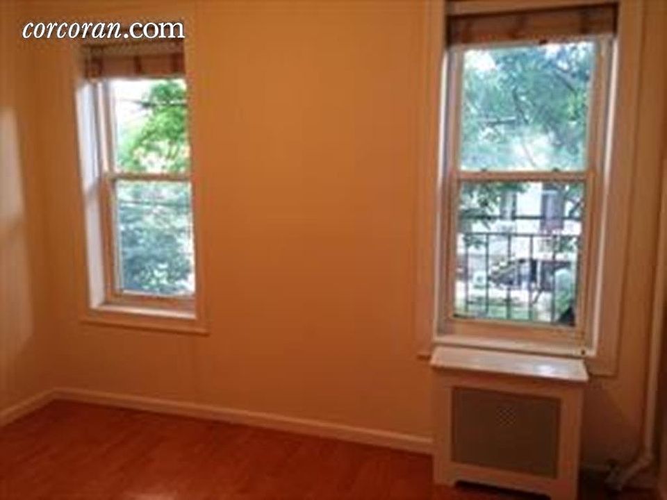 2nd image of 209 30th St APT R