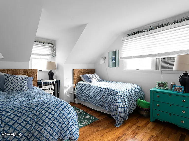 51 Egbert St — Photo 9