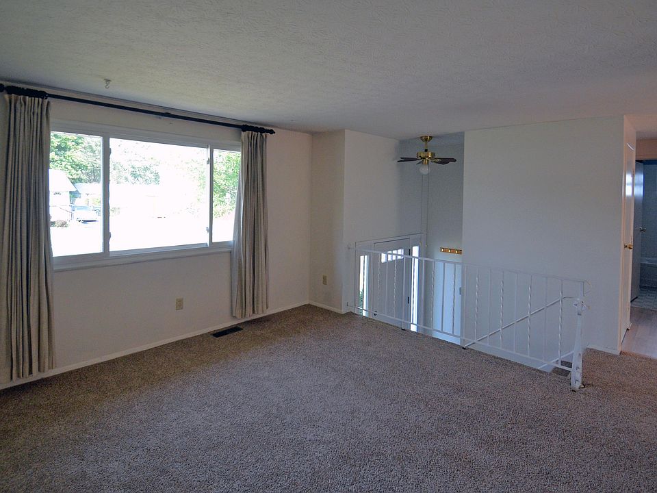 1st image of 1755 Brookfield Sq N