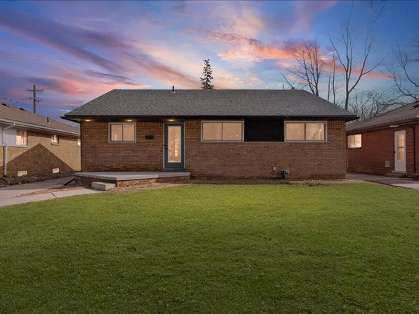 24110 Rensselaer St, Oak Park, MI 48237