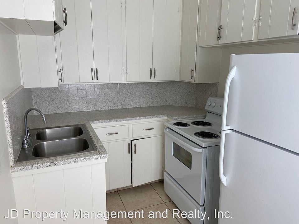 1st image of 4440-4444 Menlo Ave #4444-5