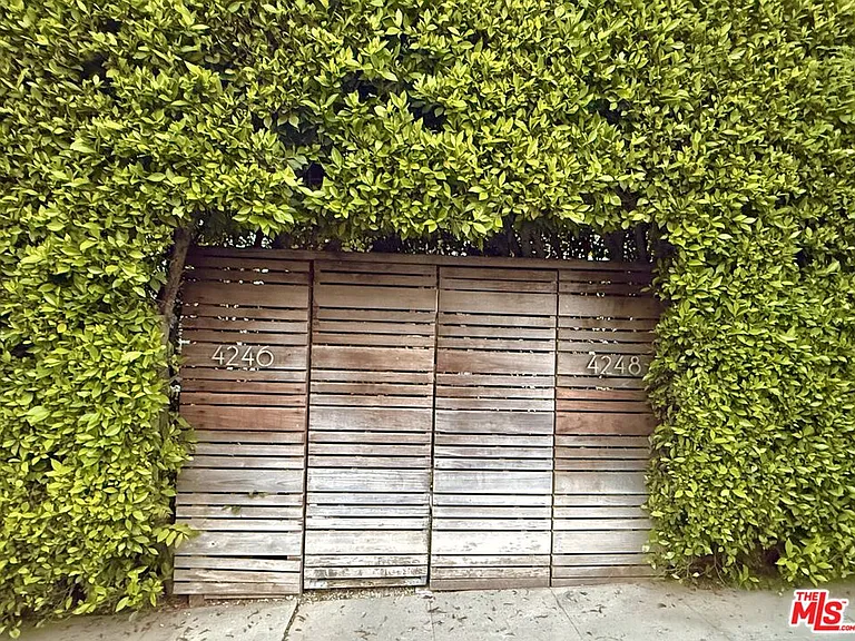 4248 Lexington Ave — Photo 30