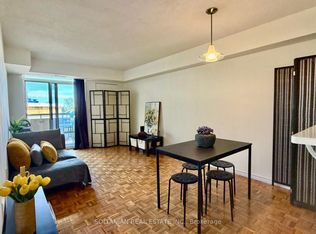 555 Wilson Heights Blvd #402, Toronto, ON M3H 6B5