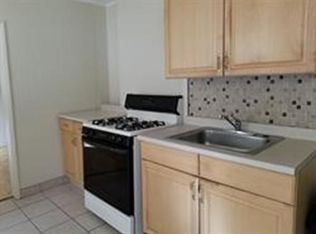 160 Prince St APT 3R, Boston, MA 02113