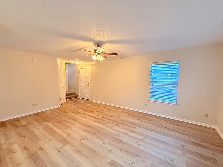 12754 Crescent Dr — Photo 9