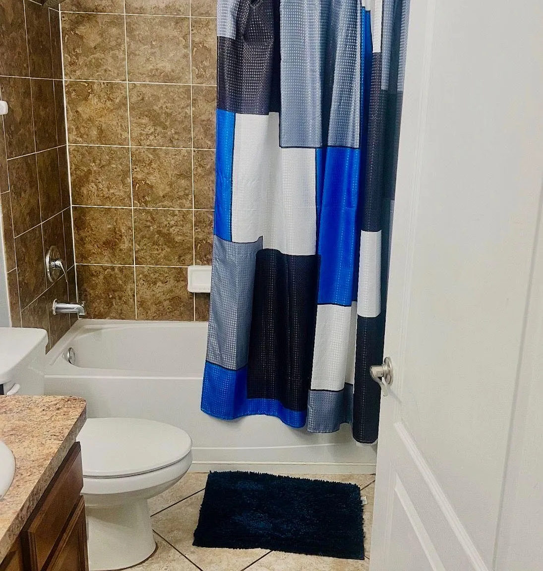 2 bed, 1.0 bath, 1875 sqft, $866 — Photo 4