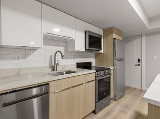 The 6007 Kenmore, Chicago, IL 60660