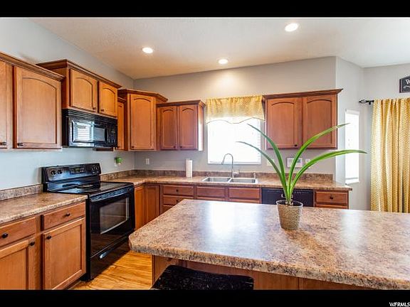 2nd image of 8422 S Snow Canyon Dr