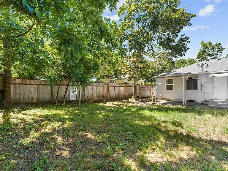 2130 Berry St SE — Photo 22
