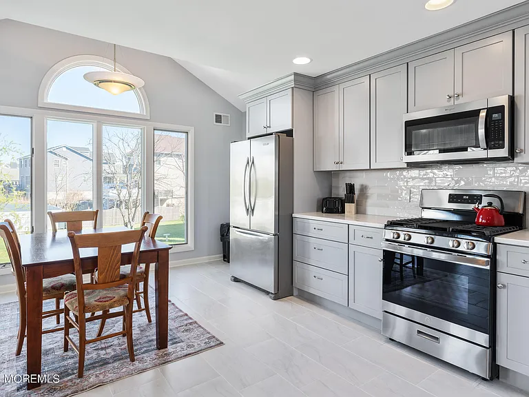 3 Drew Ct — Photo 4