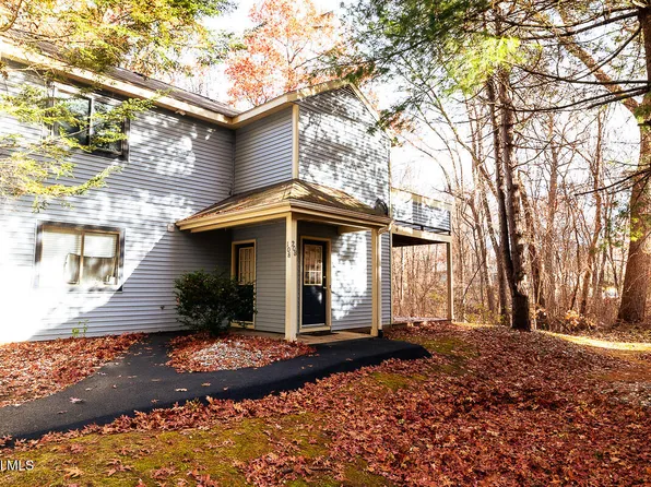 208 Yorktown Drive, Halfmoon, NY 12065