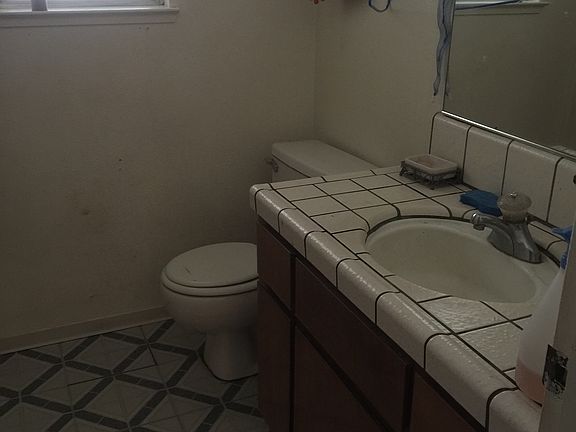 5th image of 692 Mirandy Ct