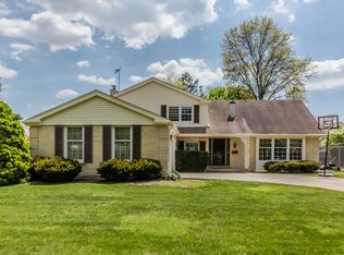 3627 Maple Leaf Dr, Glenview, IL 60026