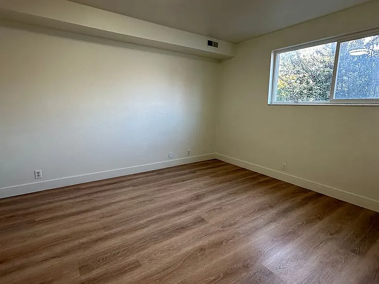 768 N Redwood Rd #12 — Photo 21