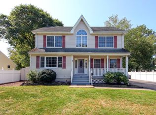 7 Mercer Ave, Port Monmouth, NJ 07758