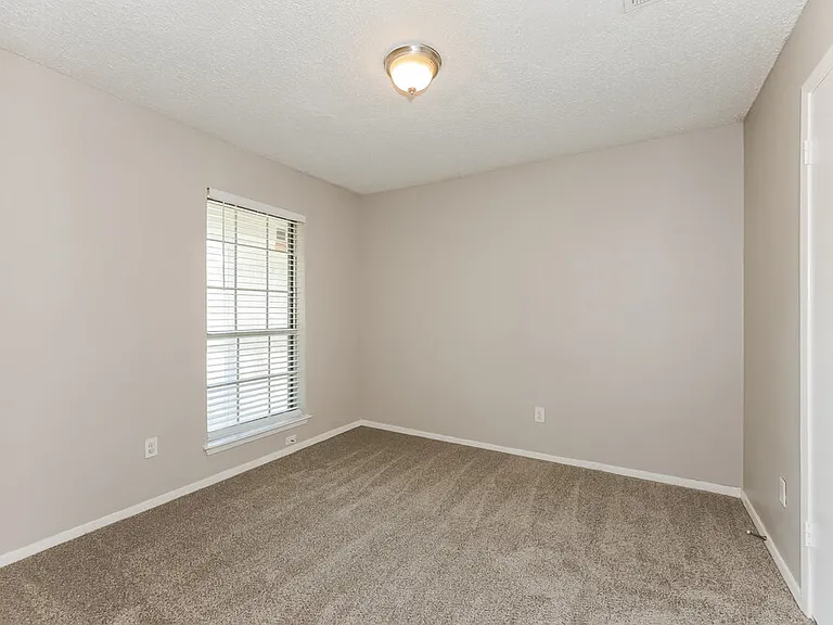 7517 Marlinda Cir — Photo 12