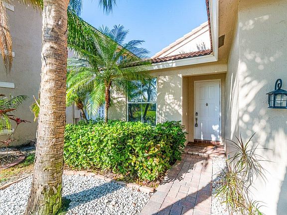 2nd image of 6561 Lurais Drive