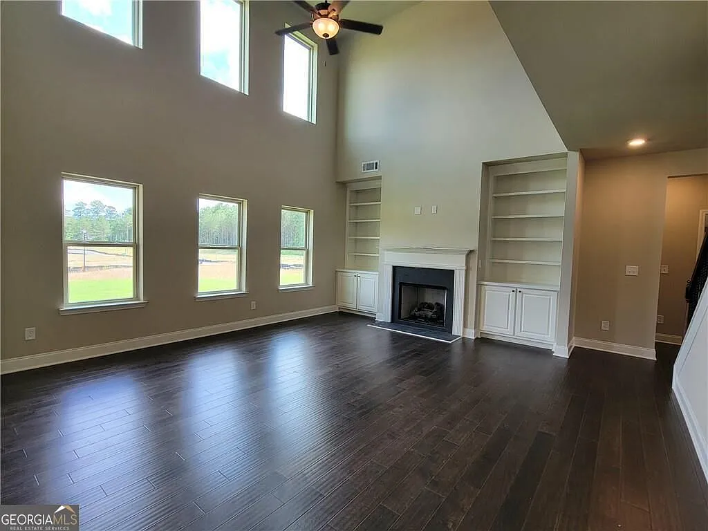 5 bed, 4.0 bath, $3,450 — Photo 4