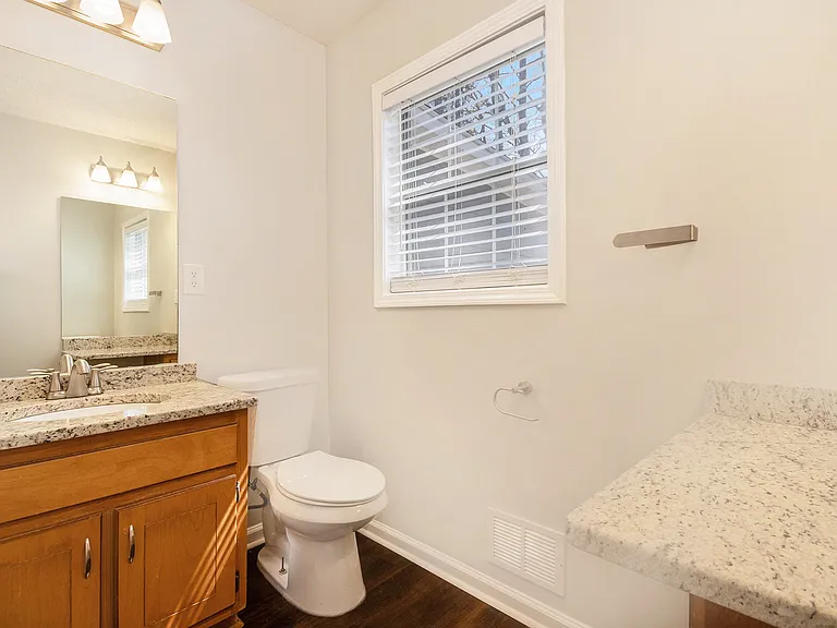 1602 Sycamore Dr NW — Photo 9