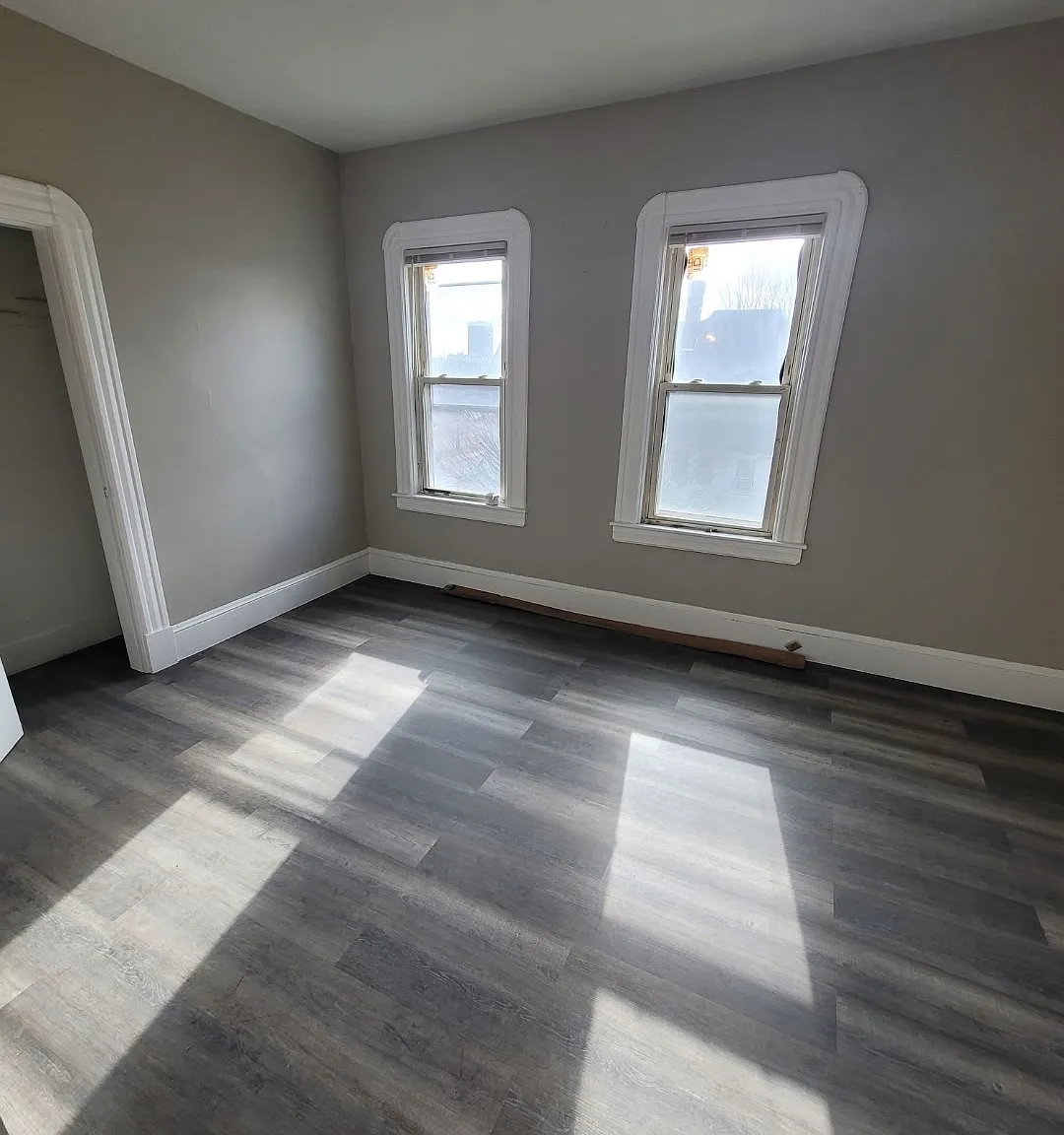 3 bed, 1000 sqft, $1,750 — Photo 3