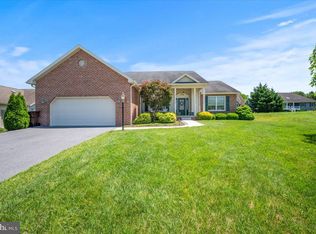 6280 Oak Leaf Ln N, Fayetteville, PA 17222