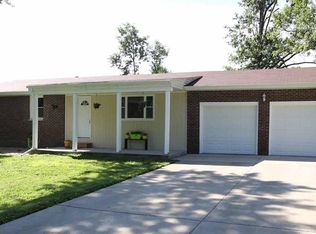 718 E John St, Bunker Hill, IL 62014