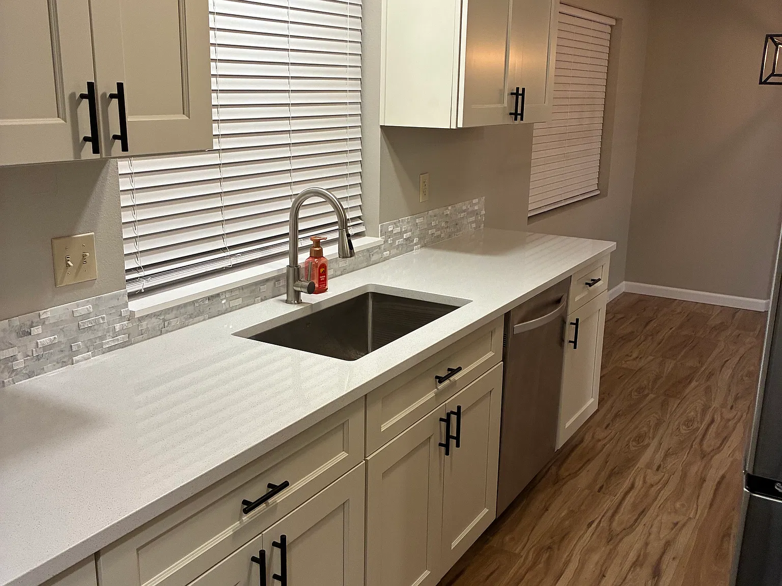 3 bed, 1100 sqft, $2,000 — Photo 3