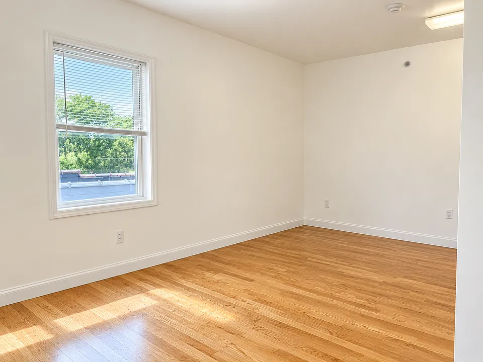 115 N Merritt Mill Rd #307