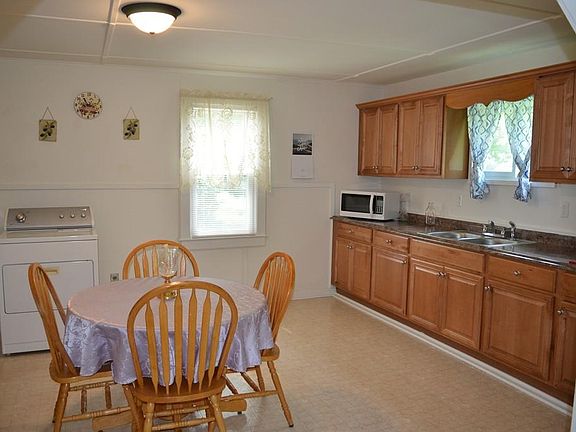 5th image of 114 E Brimfield Holland