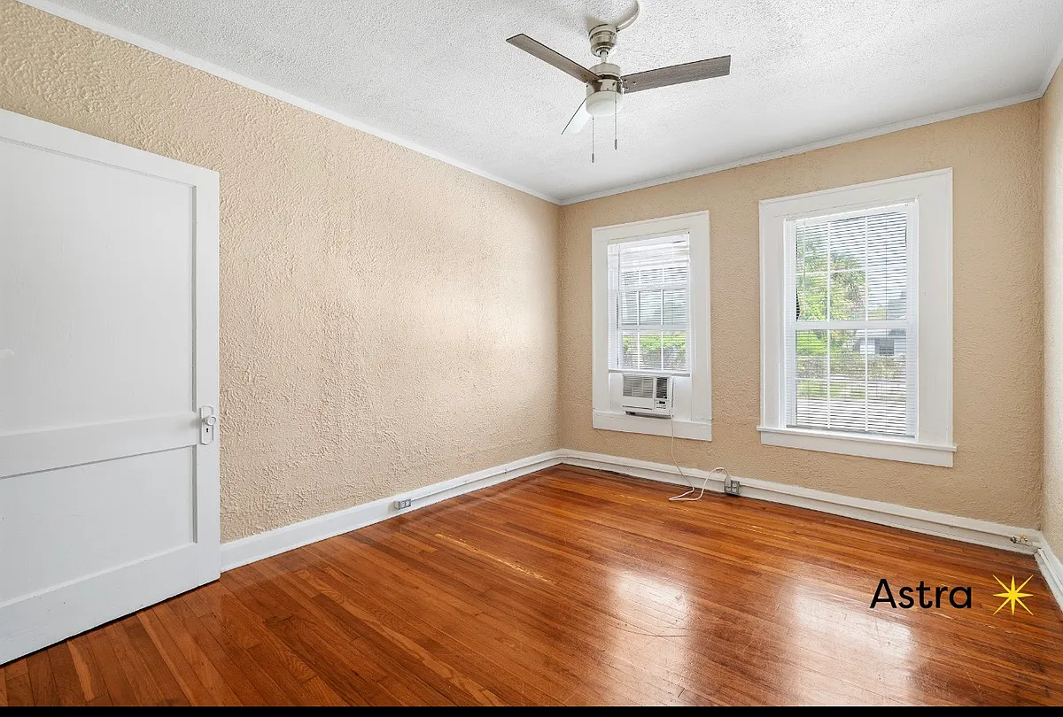 Building Photo - 323 N Westland Ave #6