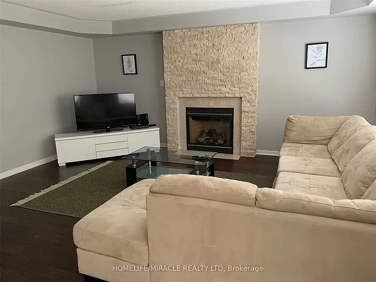 1509 Marshall Cres — Photo 3