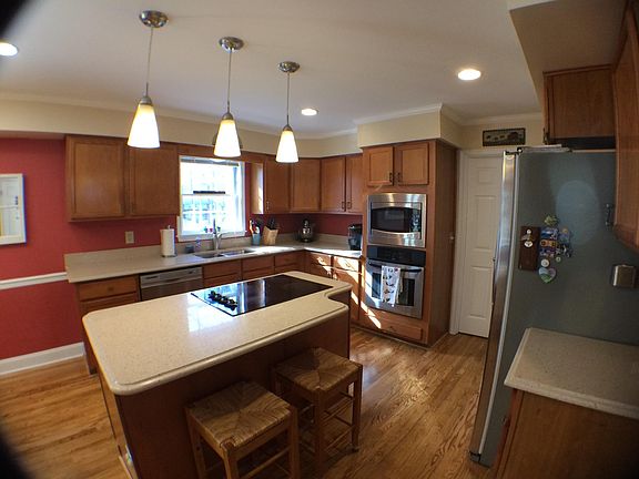 5th image of 602 Cape McKinsey Dr