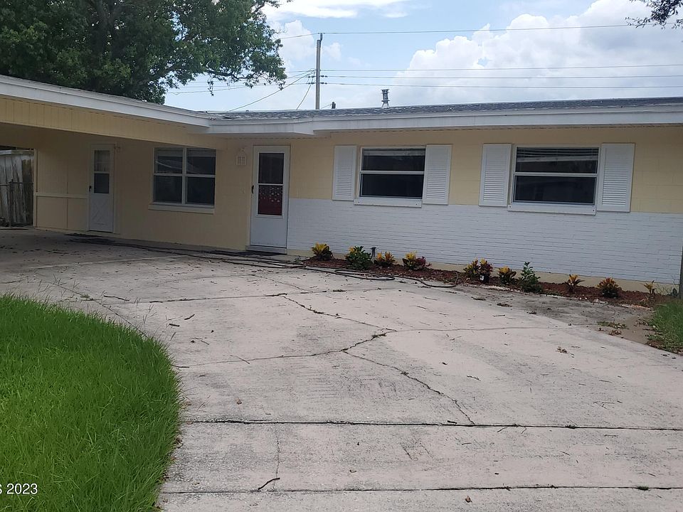 1st image of 472 Fern Ave