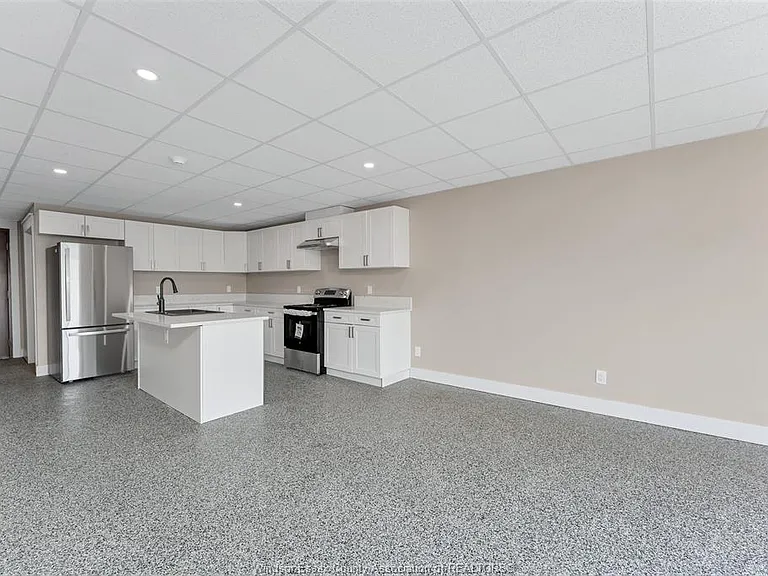 15 Renaud Dr #201 — Photo 11