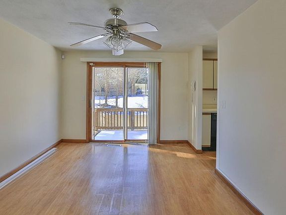 4th image of 24 Harris Driftway St #24