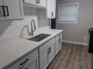 242 N Illinois St, South Bend, IN 46619