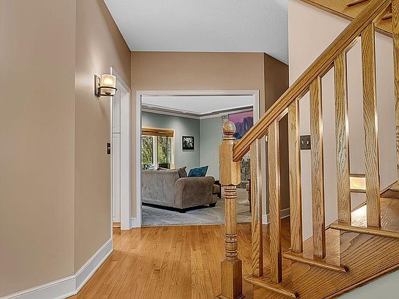 5th image of 2237 Chelmsford Ln